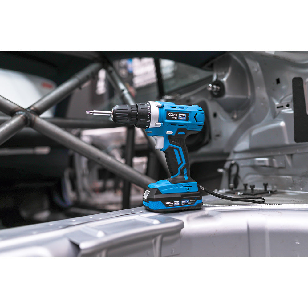 Kit maletín taladro atornillador 70 accesorios 20V | KOMA
